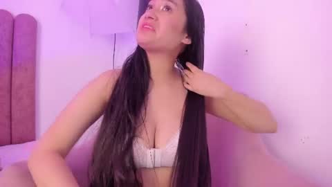 Snapshot of emilyandmarco_ chatting on 06/26/26, 02:21 Emilyyy online show from 06/26/26, 02:21