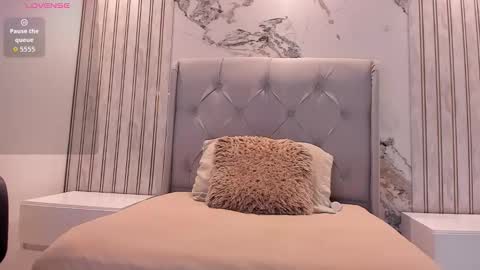 Snapshot of emilyangel1 chatting on 03/28/26, 12:38 E M Y L Y online show from 03/28/26, 12:38