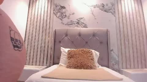 Snapshot of emilyangel1 chatting on 04/14/26, 12:44 E M Y L Y online show from 04/14/26, 12:44