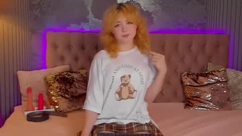 Snapshot of emilyangels chatting on 11/26/25, 12:17 Baby Emelli online show from 11/26/25, 12:17