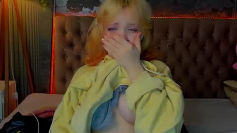 Snapshot of emilyangels chatting on 02/04/26, 06:30 Baby Emelli online show from 02/04/26, 06:30