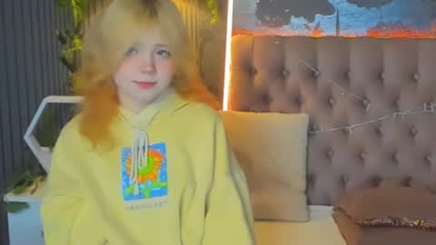 Snapshot of emilyangels chatting on 02/09/26, 06:28 Baby Emelli online show from 02/09/26, 06:28