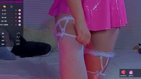 Snapshot of emilyart_ chatting on 02/24/25, 10:58 artist Emily online show from 02/24/25, 10:58