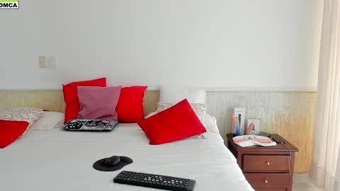 Snapshot of emilyboobs_ chatting on 01/02/25, 02:46 Emily online show from 01/02/25, 02:46