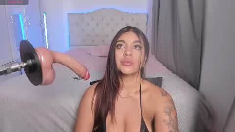 Snapshot of emilyborch chatting on 06/19/26, 03:44 emilyborch online show from 06/19/26, 03:44