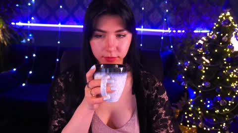 Snapshot of emilycandys chatting on 12/07/24, 10:45 Emy online show from 12/07/24, 10:45