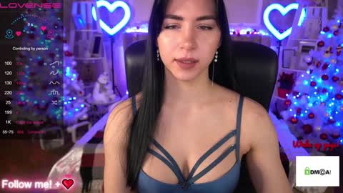 Snapshot of emilycandys chatting on 12/23/24, 07:06 Emy online show from 12/23/24, 07:06