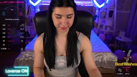Snapshot of emilycandys chatting on 02/04/25, 12:55 Emy online show from 02/04/25, 12:55