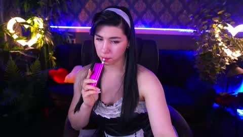 Snapshot of emilycandys chatting on 02/28/25, 06:43 Emy online show from 02/28/25, 06:43