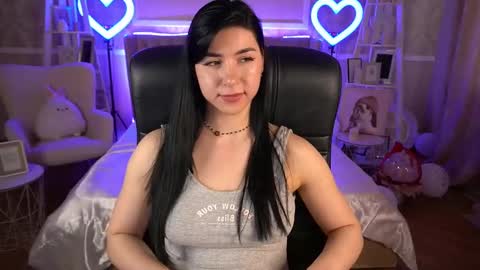 Snapshot of emilycandys chatting on 03/04/25, 10:57 Emy online show from 03/04/25, 10:57