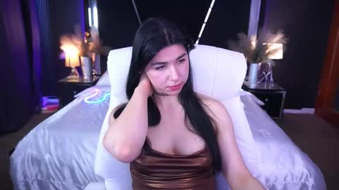Snapshot of emilycandys chatting on 10/14/25, 05:52 Emy online show from 10/14/25, 05:52