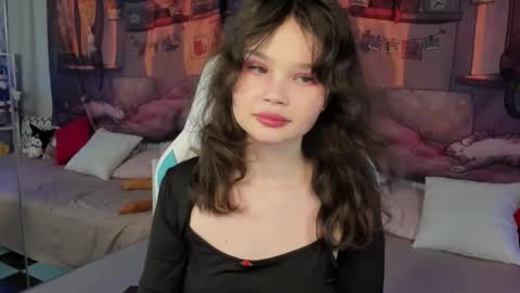 Emilyhaves online show from 11/13/25, 04:50