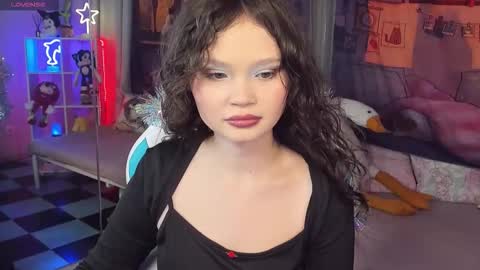 Snapshot of emilychaves chatting on 01/06/26, 08:07 Emilyhaves online show from 01/06/26, 08:07