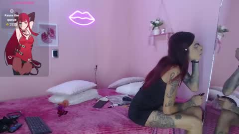 Snapshot of emilycollins__ chatting on 04/29/26, 03:10 Emily online show from 04/29/26, 03:10