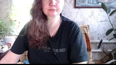 Snapshot of emilydoth chatting on 04/19/26, 06:24 EmilyDoth online show from 04/19/26, 06:24