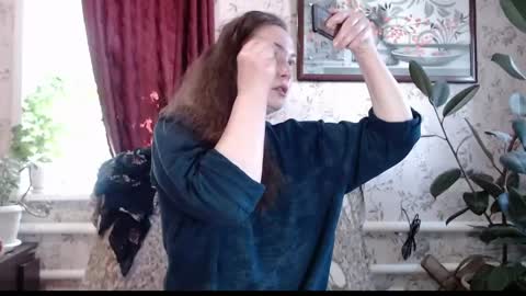 Snapshot of emilydoth chatting on 04/21/26, 04:30 EmilyDoth online show from 04/21/26, 04:30