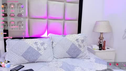 Snapshot of emilyevanns_ chatting on 12/05/24, 06:43 Emily online show from 12/05/24, 06:43