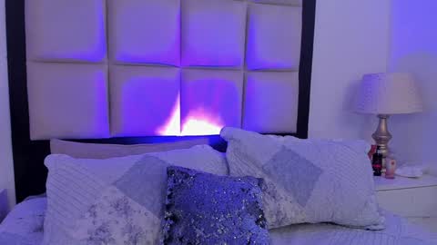 Snapshot of emilyevanns_ chatting on 01/14/25, 09:30 Emily online show from 01/14/25, 09:30