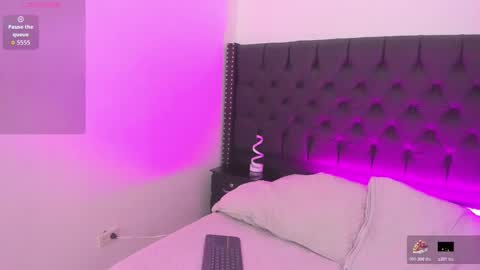 Snapshot of emilyevanss1_ chatting on 11/20/25, 04:56 Emily online show from 11/20/25, 04:56