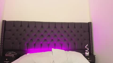 Snapshot of emilyevanss1_ chatting on 12/05/25, 05:05 Emily online show from 12/05/25, 05:05