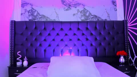 Snapshot of emilyevanss1_ chatting on 04/09/26, 06:19 Emily online show from 04/09/26, 06:19