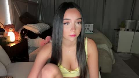 Snapshot of emilyfawn chatting on 05/07/26, 05:24 emilyfawn online show from 05/07/26, 05:24