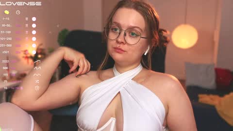 Snapshot of emilyforelsket chatting on 12/21/24, 03:53 Emily online show from 12/21/24, 03:53