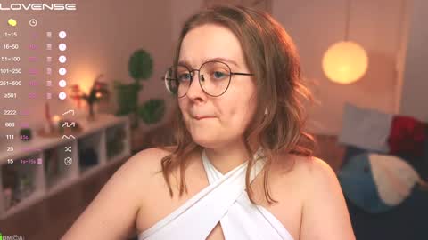 Snapshot of emilyforelsket chatting on 12/22/24, 03:33 Emily online show from 12/22/24, 03:33