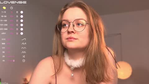 Snapshot of emilyforelsket chatting on 12/29/24, 12:12 Emily online show from 12/29/24, 12:12