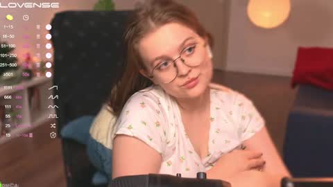 Snapshot of emilyforelsket chatting on 01/02/25, 03:40 Emily online show from 01/02/25, 03:40