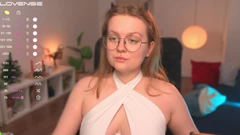 Snapshot of emilyforelsket chatting on 01/22/25, 12:38 Emily online show from 01/22/25, 12:38