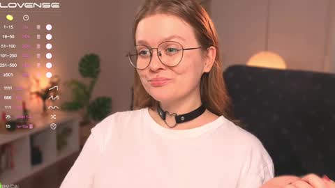 Snapshot of emilyforelsket chatting on 02/03/25, 03:27 Emily online show from 02/03/25, 03:27