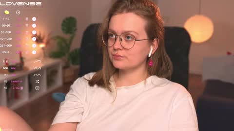 Snapshot of emilyforelsket chatting on 02/09/25, 03:23 Emily online show from 02/09/25, 03:23