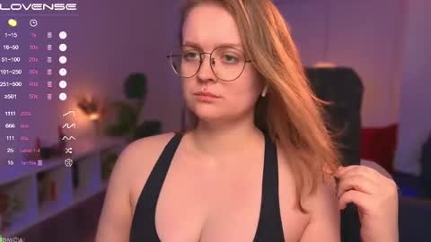 Snapshot of emilyforelsket chatting on 02/16/25, 03:27 Emily online show from 02/16/25, 03:27