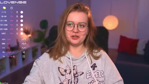 Snapshot of emilyforelsket chatting on 02/19/25, 12:44 Emily online show from 02/19/25, 12:44