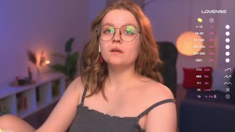 Snapshot of emilyforelsket chatting on 03/07/25, 12:12 Emily online show from 03/07/25, 12:12