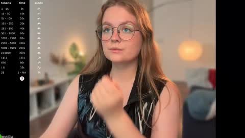 Snapshot of emilyforelsket chatting on 10/10/25, 12:15 Emily online show from 10/10/25, 12:15