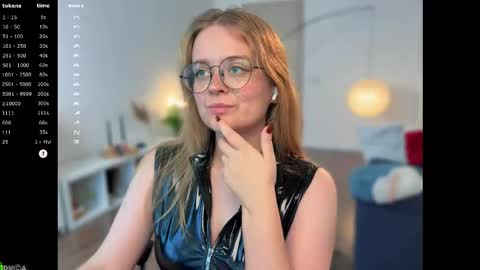 Snapshot of emilyforelsket chatting on 10/17/25, 12:30 Emily online show from 10/17/25, 12:30