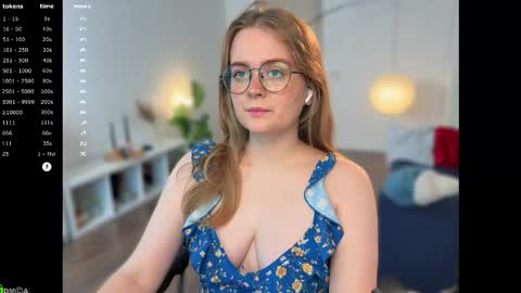 Snapshot of emilyforelsket chatting on 10/18/25, 12:17 Emily online show from 10/18/25, 12:17