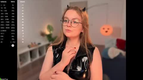 Snapshot of emilyforelsket chatting on 11/01/25, 12:18 Emily online show from 11/01/25, 12:18