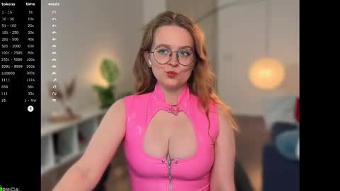 Snapshot of emilyforelsket chatting on 11/14/25, 12:59 Emily online show from 11/14/25, 12:59