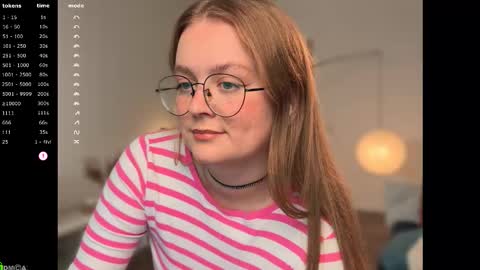 Snapshot of emilyforelsket chatting on 11/17/25, 01:06 Emily online show from 11/17/25, 01:06