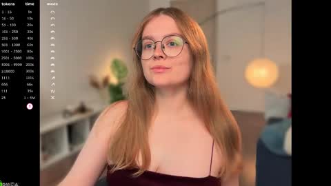 Snapshot of emilyforelsket chatting on 11/24/25, 12:05 Emily online show from 11/24/25, 12:05