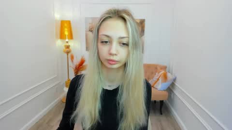 Emily online show from 04/05/26, 03:26