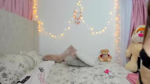 Snapshot of emilyharrix chatting on 02/23/25, 12:08 Emily online show from 02/23/25, 12:08