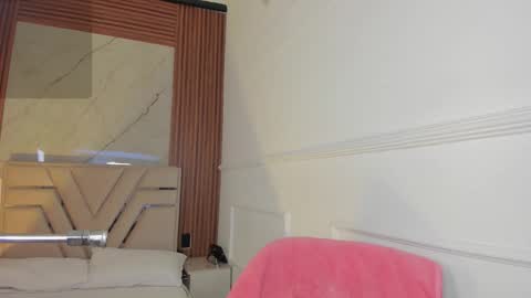 Emily Hendrix online show from 02/19/26, 08:16