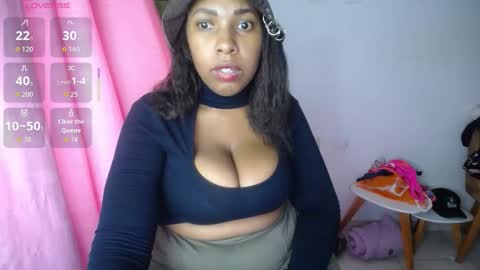 Snapshot of emilyhines__ chatting on 09/16/25, 09:27 Emilyhines online show from 09/16/25, 09:27