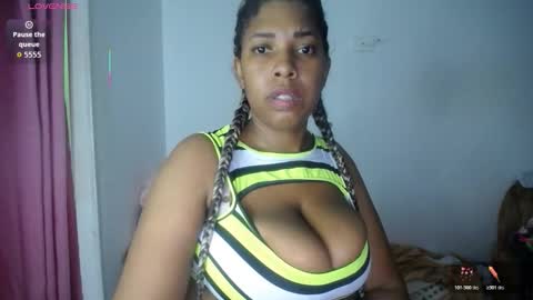 Snapshot of emilyhines__ chatting on 11/13/25, 10:30 Emilyhines online show from 11/13/25, 10:30