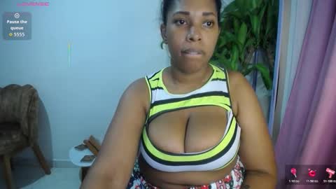 Snapshot of emilyhines__ chatting on 11/25/25, 10:54 Emilyhines online show from 11/25/25, 10:54