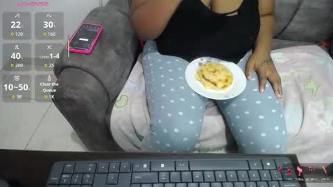 Snapshot of emilyhines__ chatting on 12/01/25, 03:22 Emilyhines online show from 12/01/25, 03:22